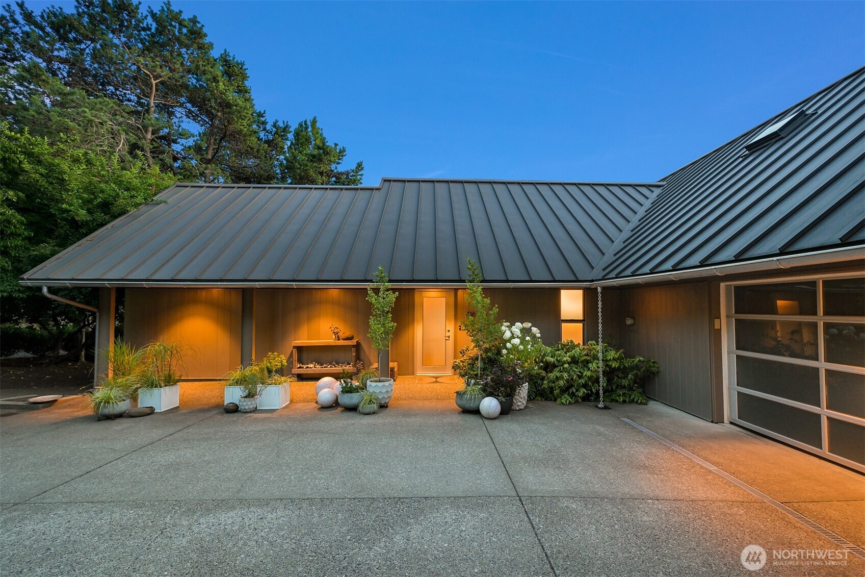 416 S Clarkwood Property Photo 5