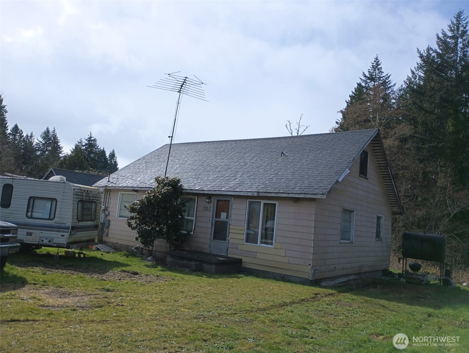 9382 Olalla Valley Road Property Photo 1
