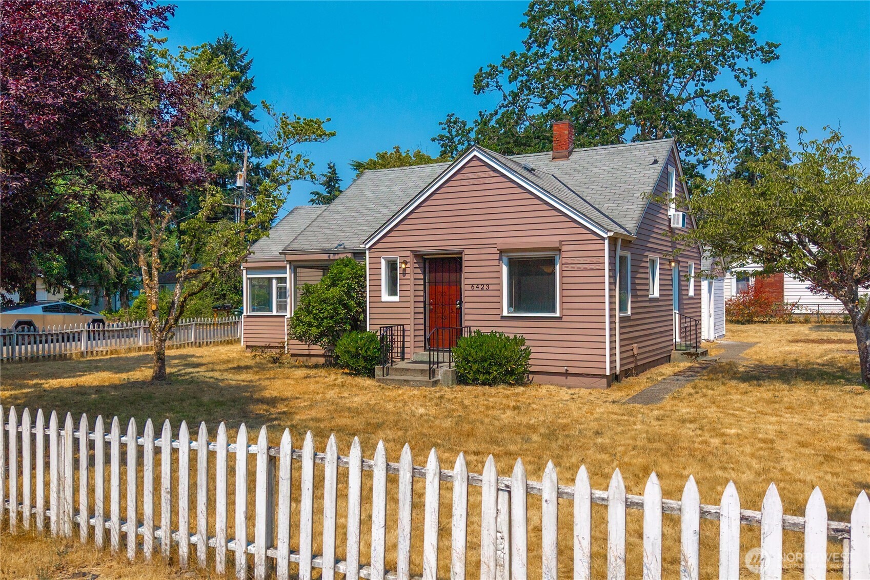 6423 100th Street Property Photo 1