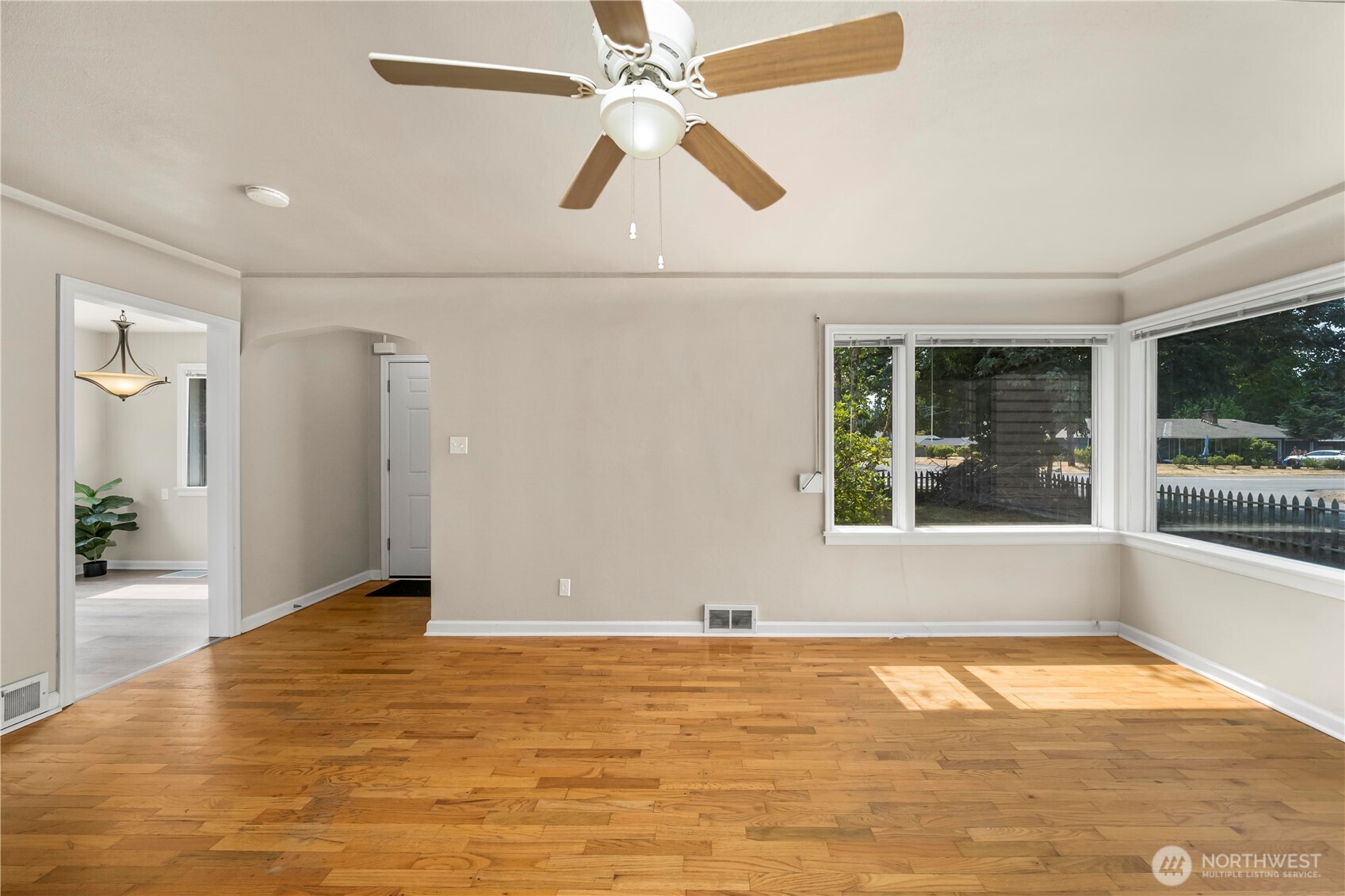 6423 100th Street Property Photo 4