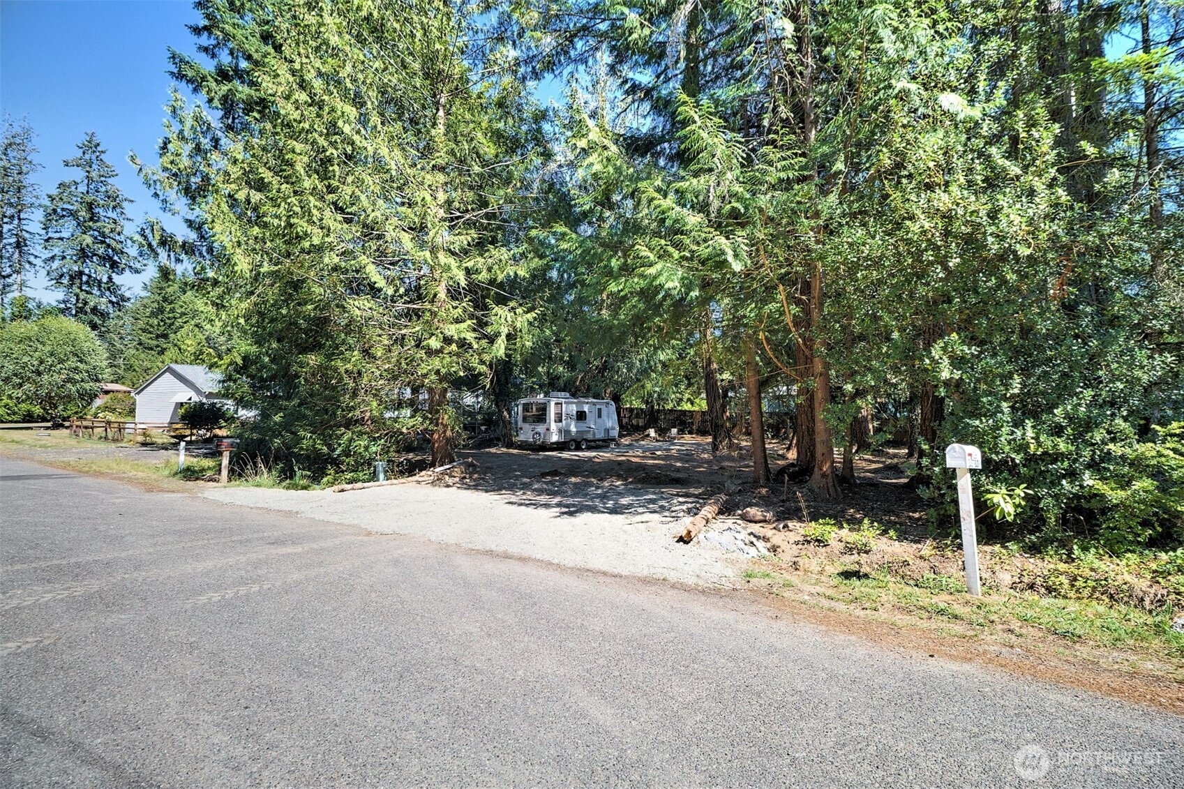 270 E Budd Drive Property Photo 8