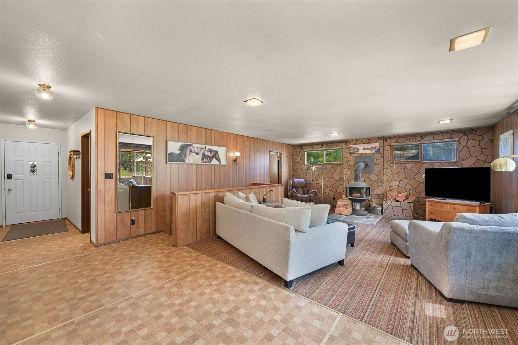 371 Lakeside Drive Property Photo 10