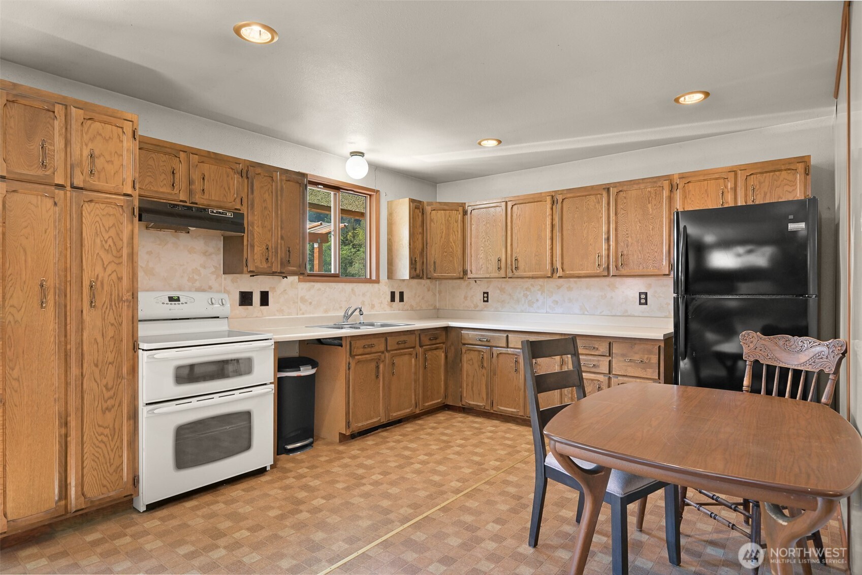 371 Lakeside Drive Property Photo 11