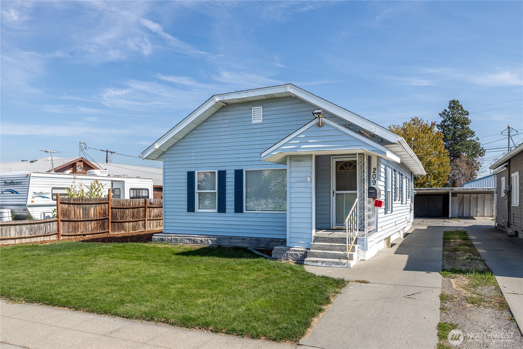 209 Fuller Street Property Photo 2