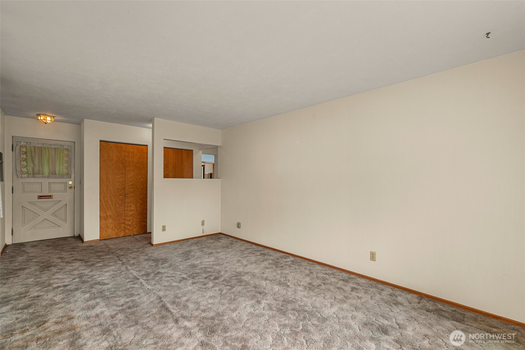 111 Whitman Street 2d Property Photo 12