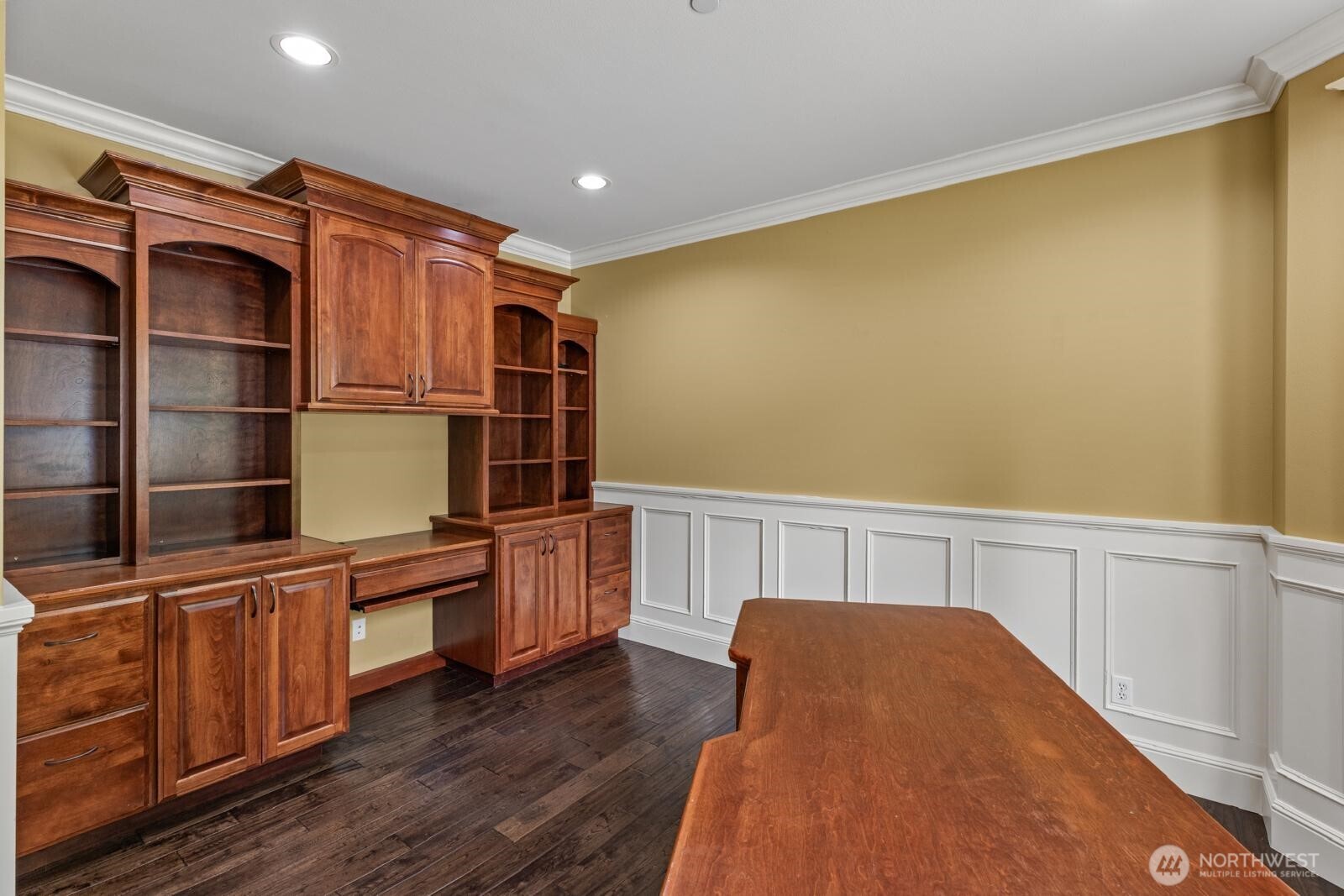 27145 11th Place Property Photo 4