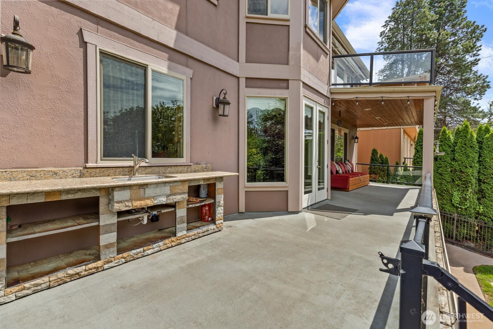27145 11th Place Property Photo 11