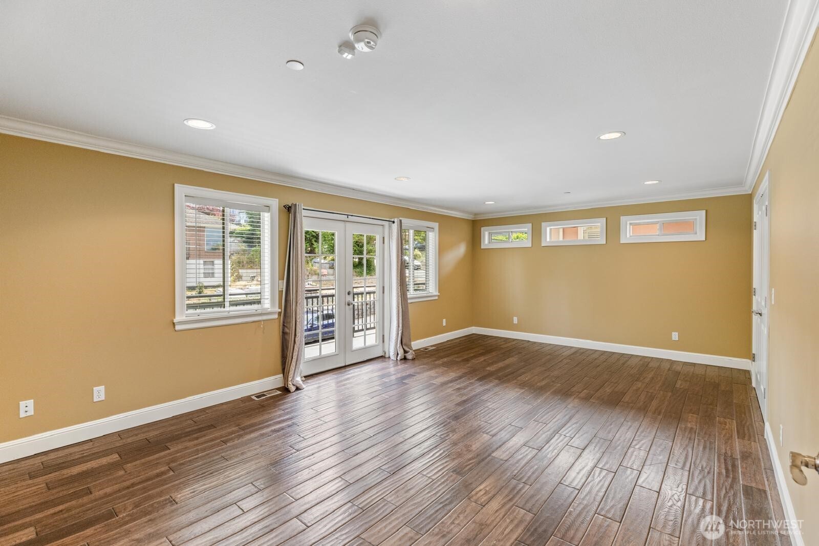 27145 11th Place Property Photo 17