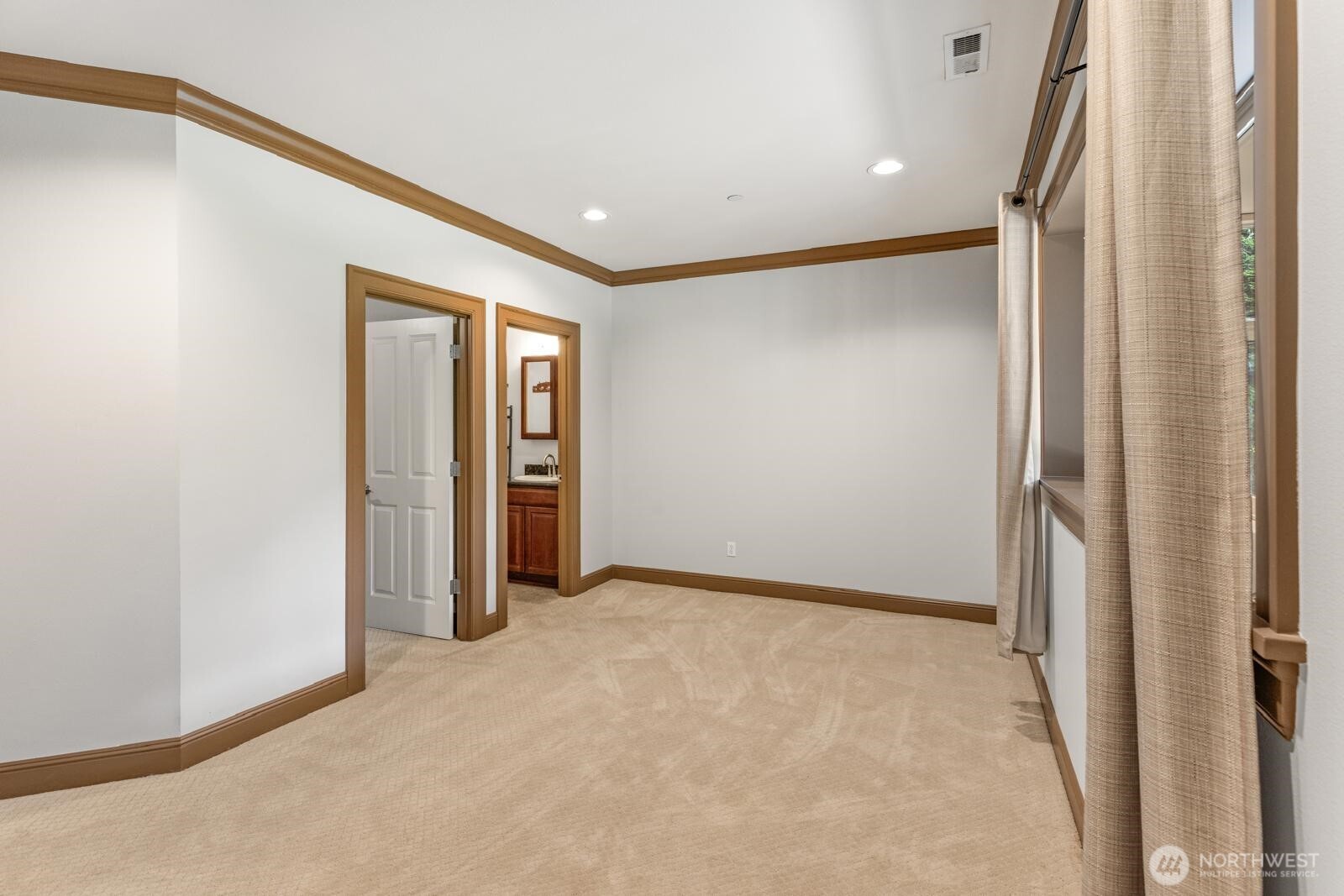 27145 11th Place Property Photo 23