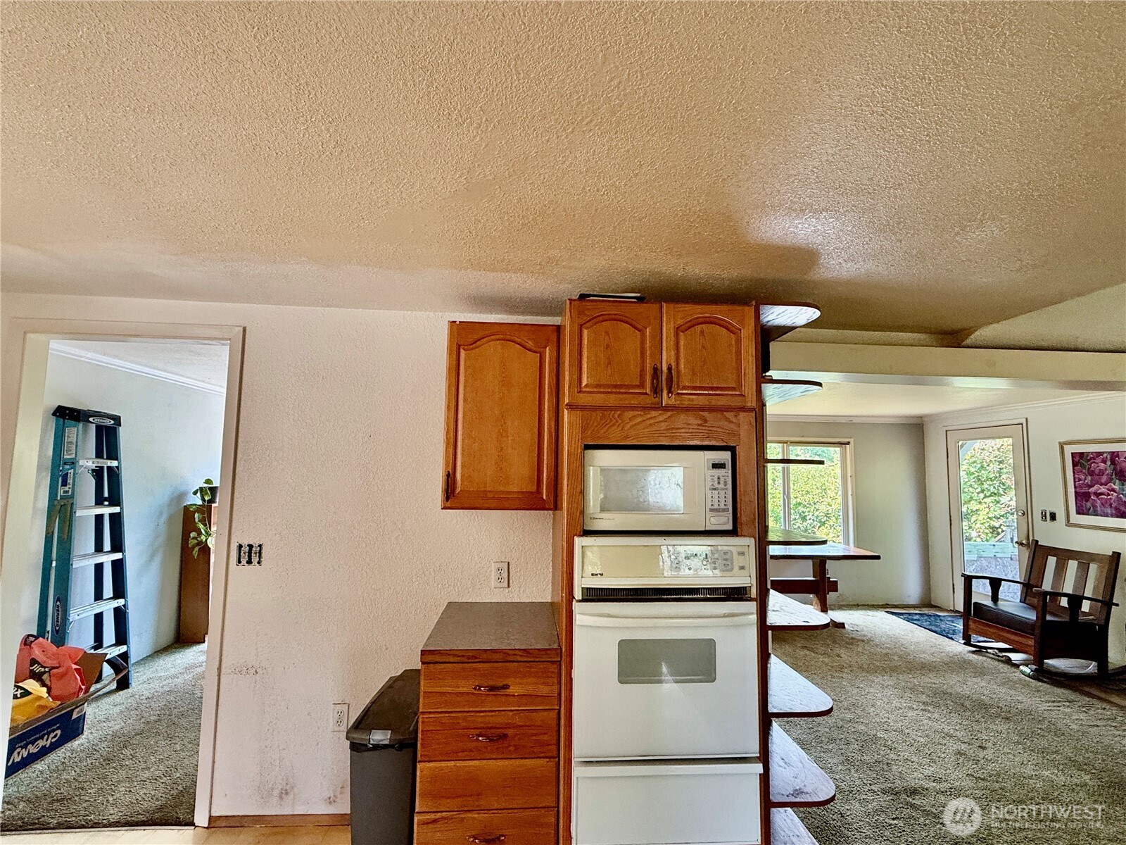 3719 Commercial Avenue Property Photo 4