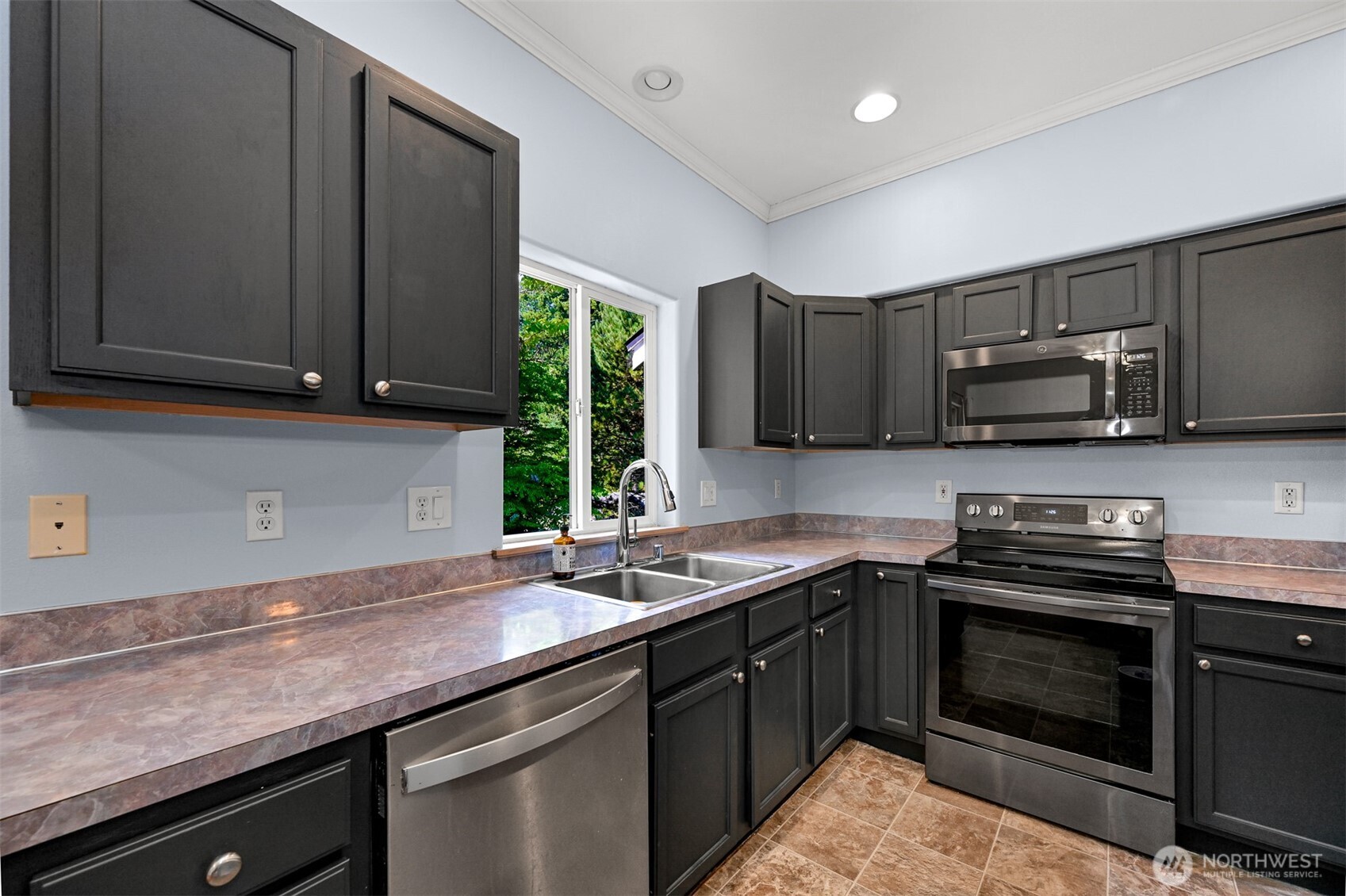 2261 Fall Valley Lane Property Photo 12
