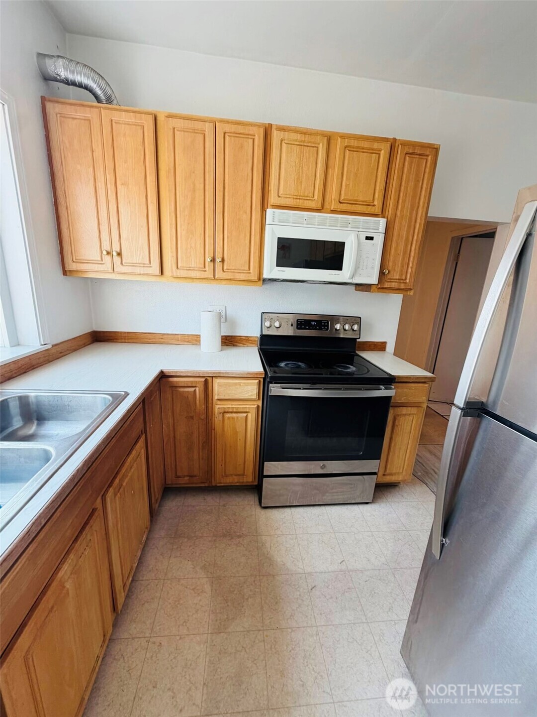 3724 E J Street Property Photo 8