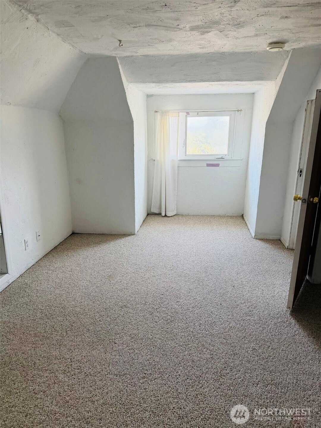 3724 E J Street Property Photo 18