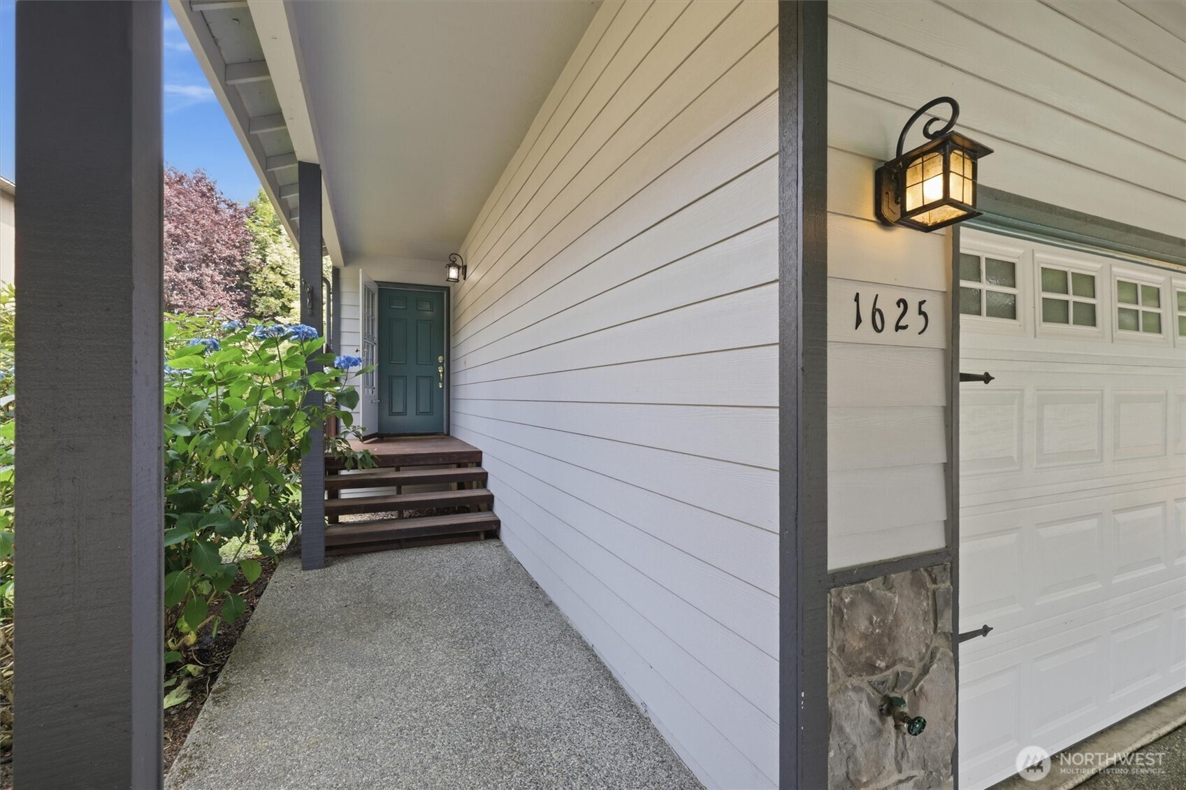 1625 112th Avenue Property Photo 3