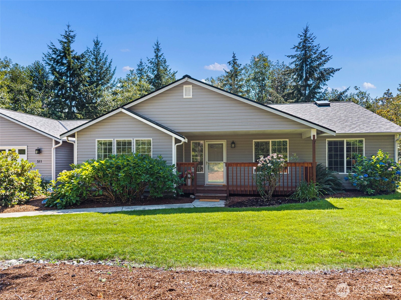 511 E Gills Cove Drive Property Photo 1