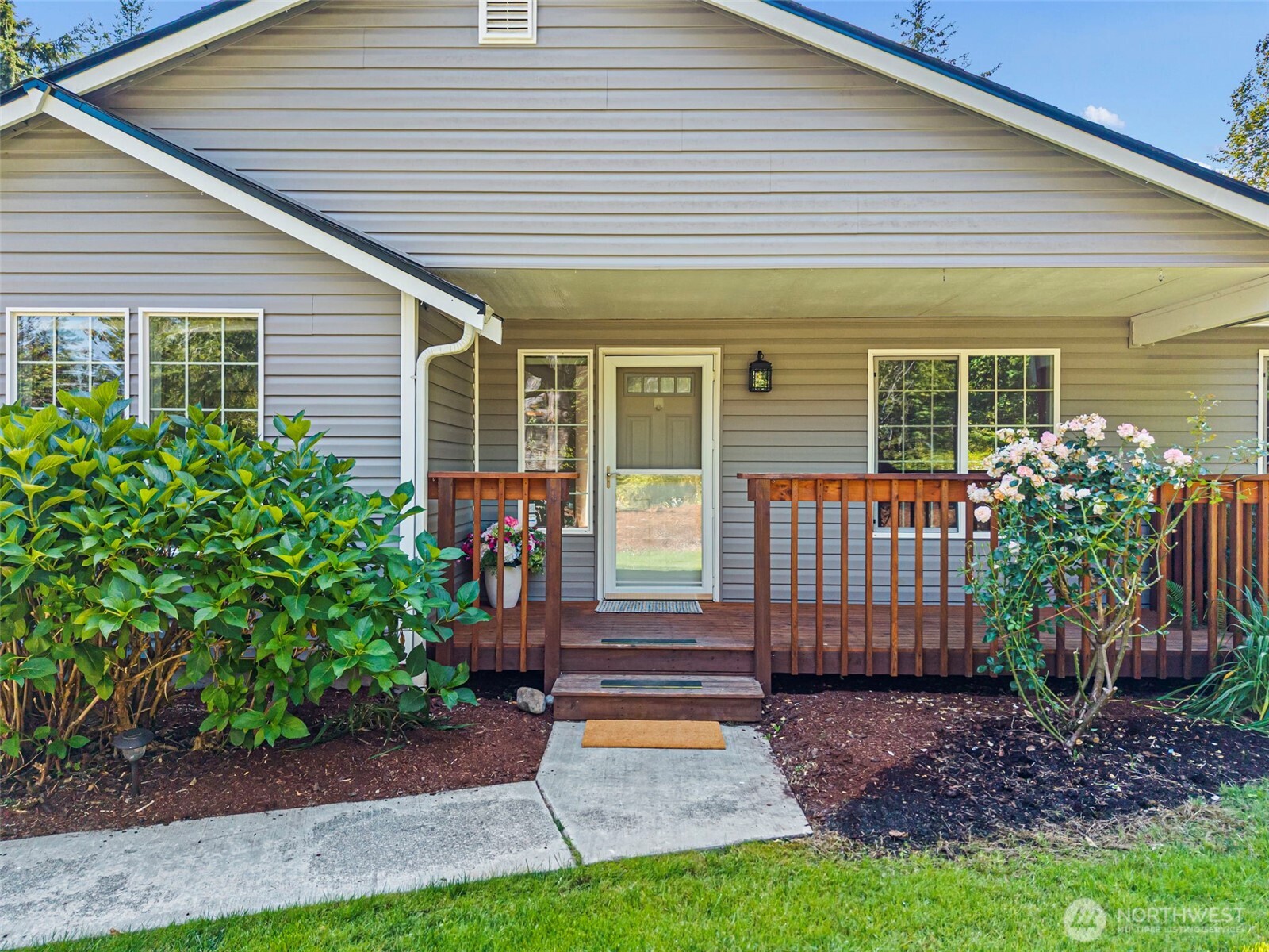 511 E Gills Cove Drive Property Photo 27