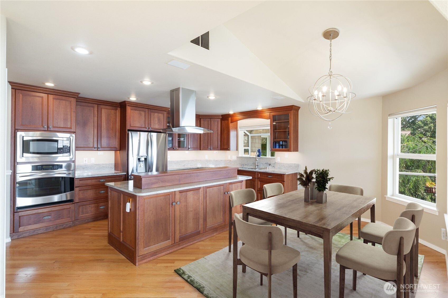 100 Shine Road Property Photo 11