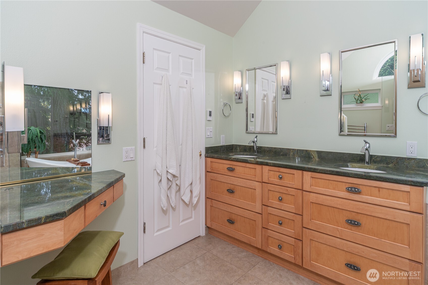 100 Shine Road Property Photo 14