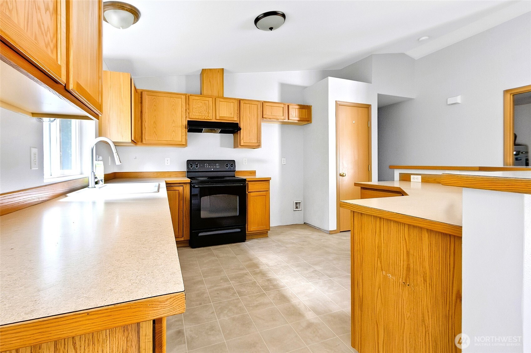 1671 Dickinson Avenue Property Photo 7
