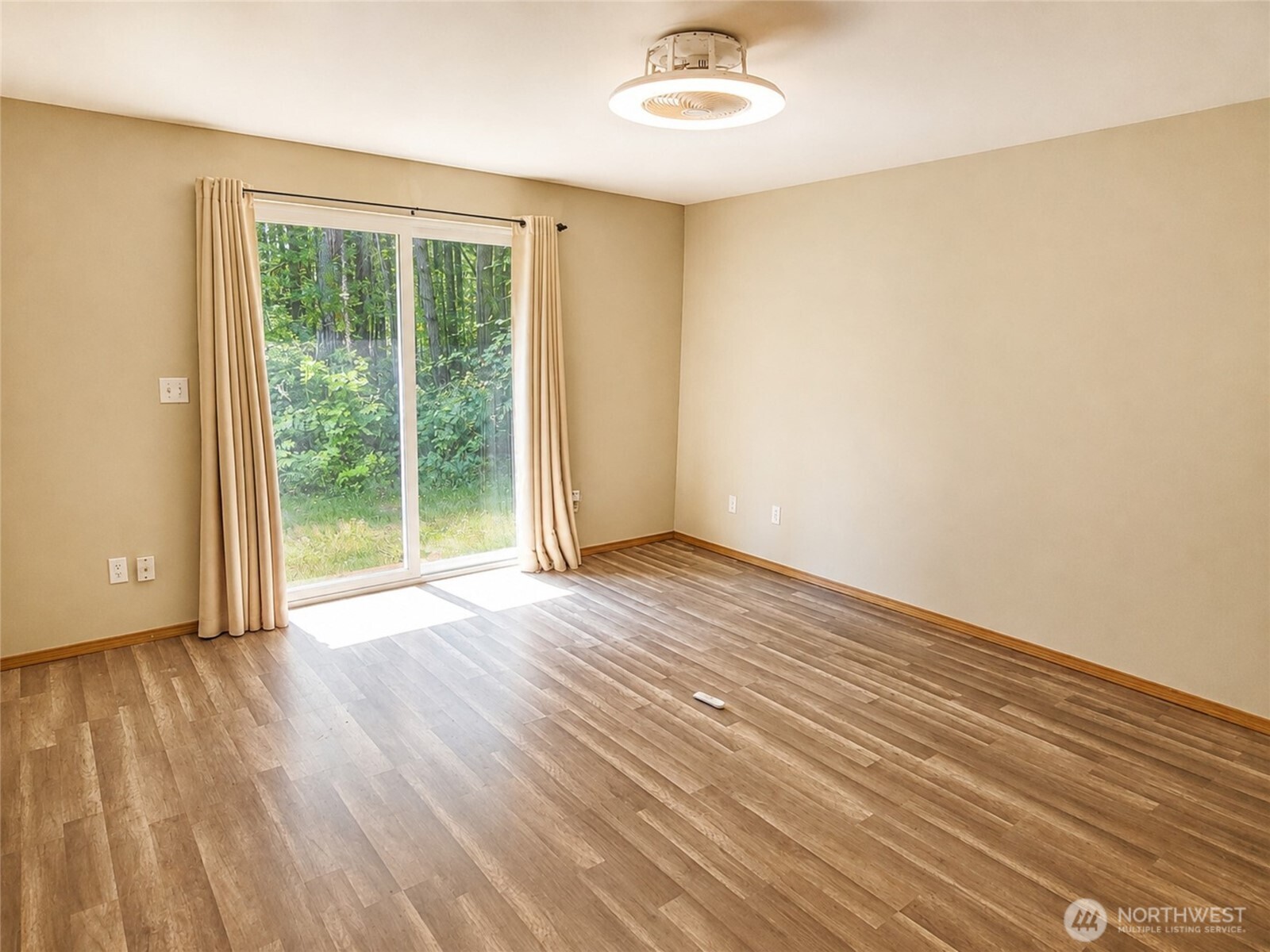 1671 Dickinson Avenue Property Photo 9