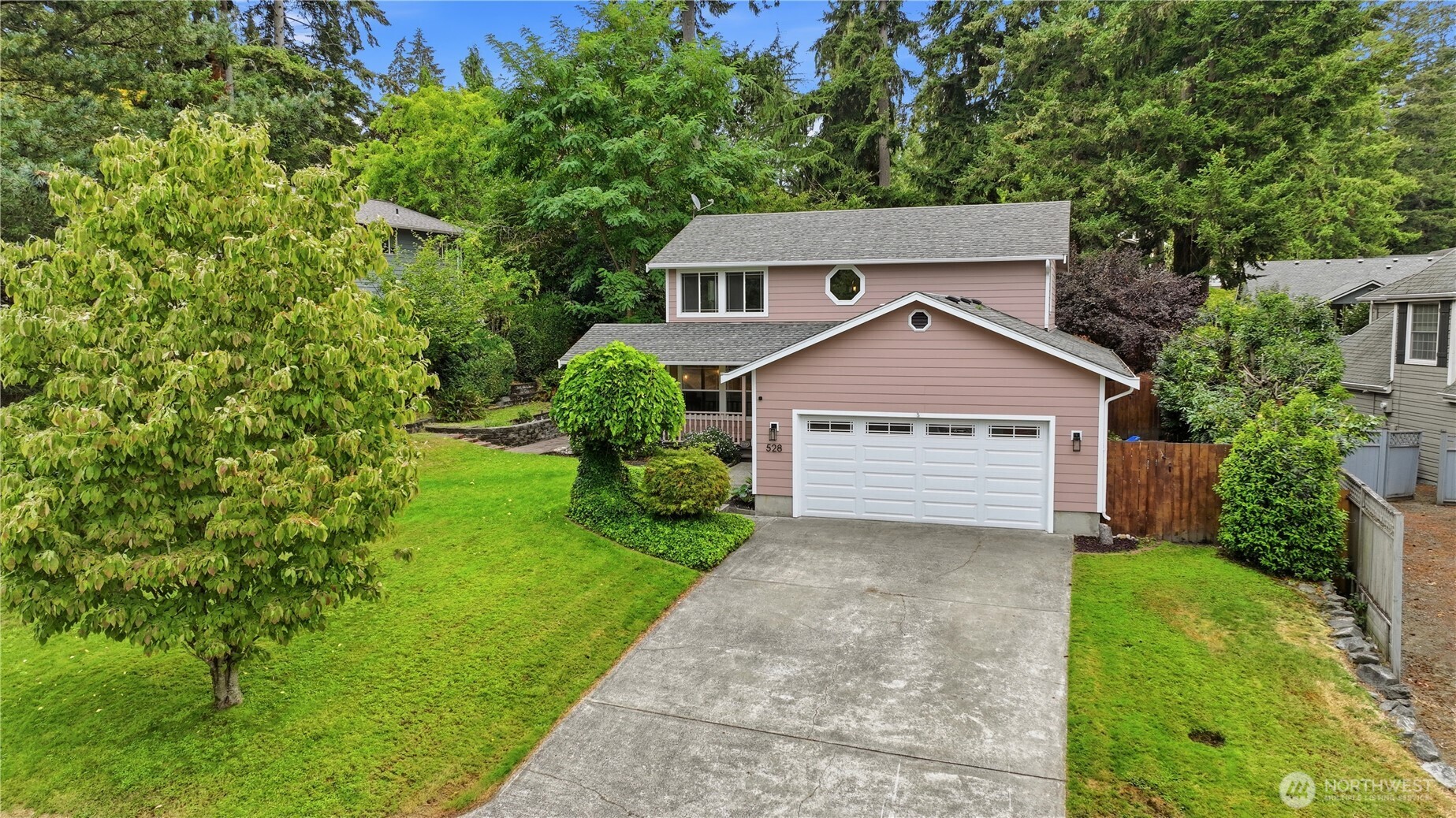 528 Seahawk Street Property Photo 2