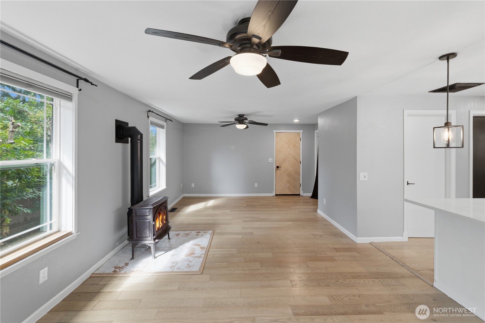 528 Seahawk Street Property Photo 7