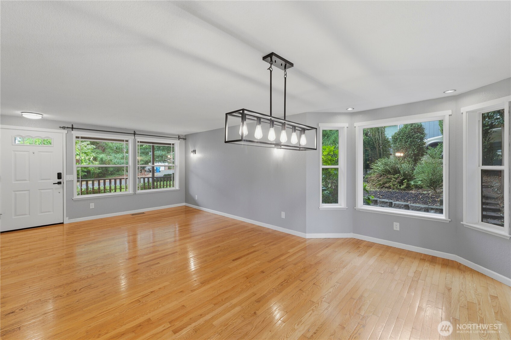 528 Seahawk Street Property Photo 9