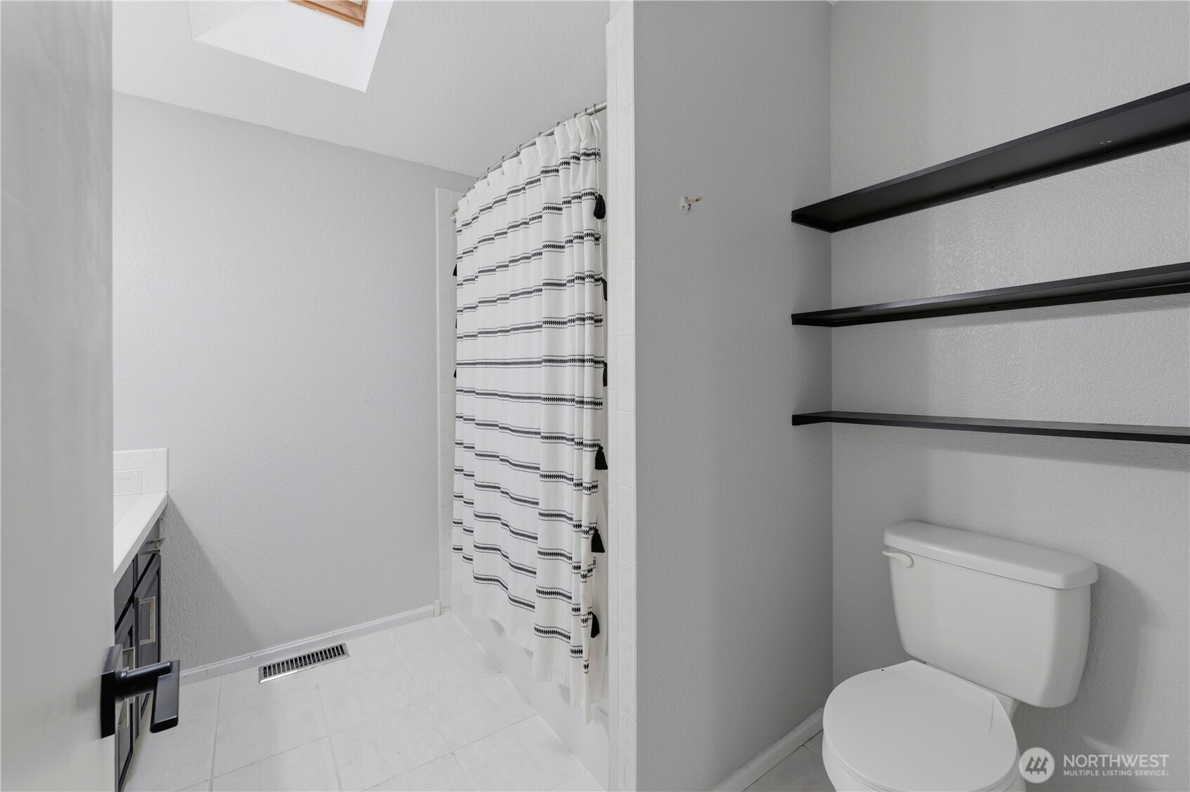 528 Seahawk Street Property Photo 14