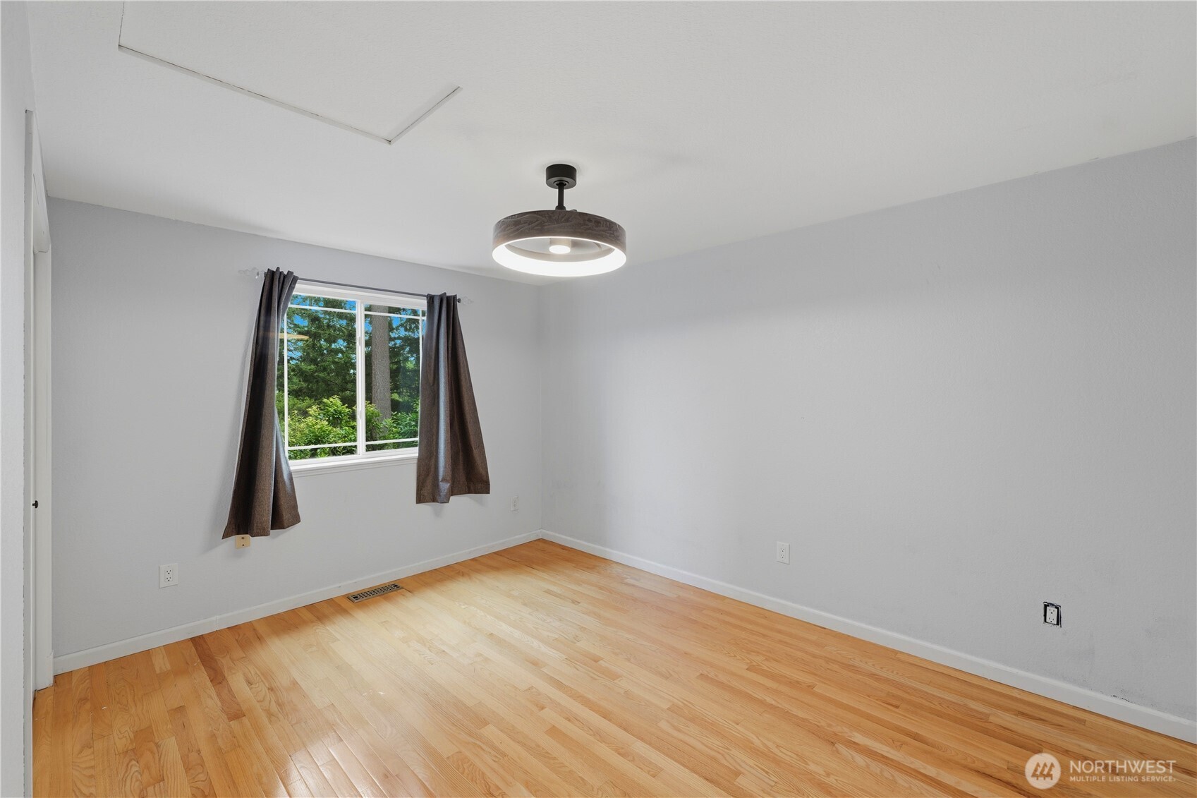 528 Seahawk Street Property Photo 21
