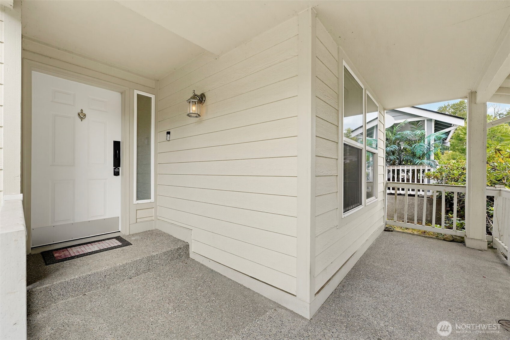 32133 37th Place Property Photo 3