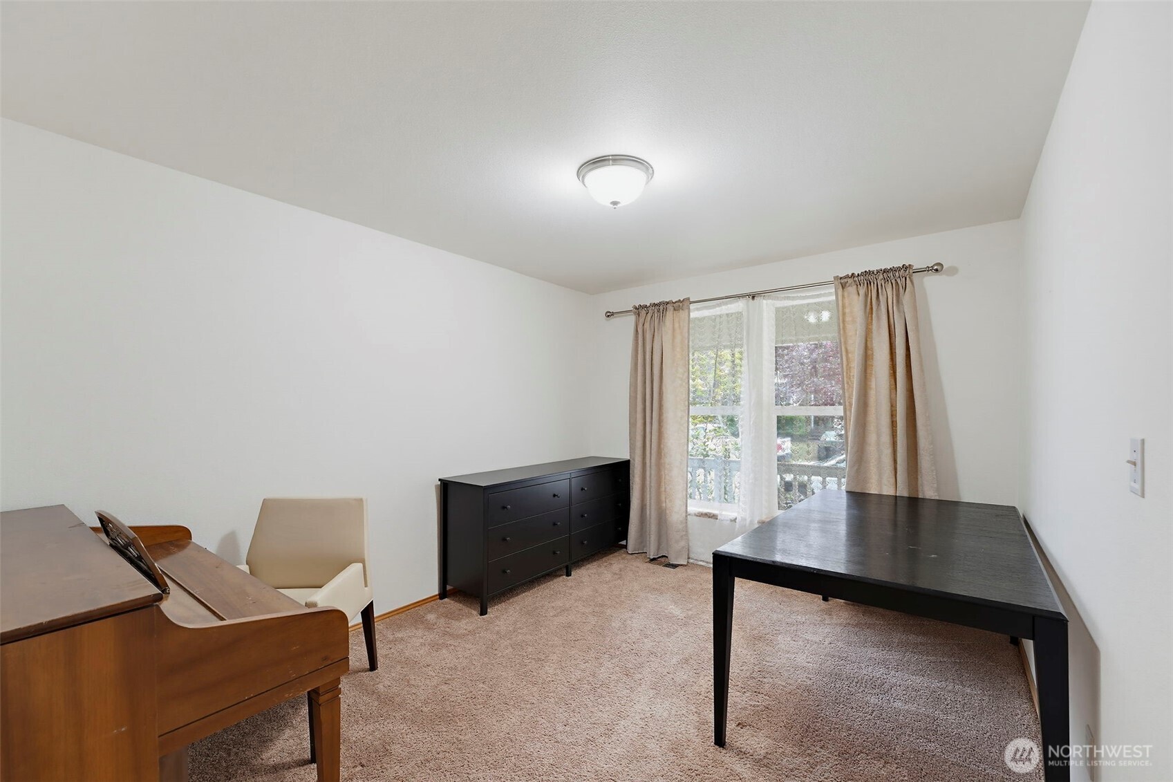 32133 37th Place Property Photo 6