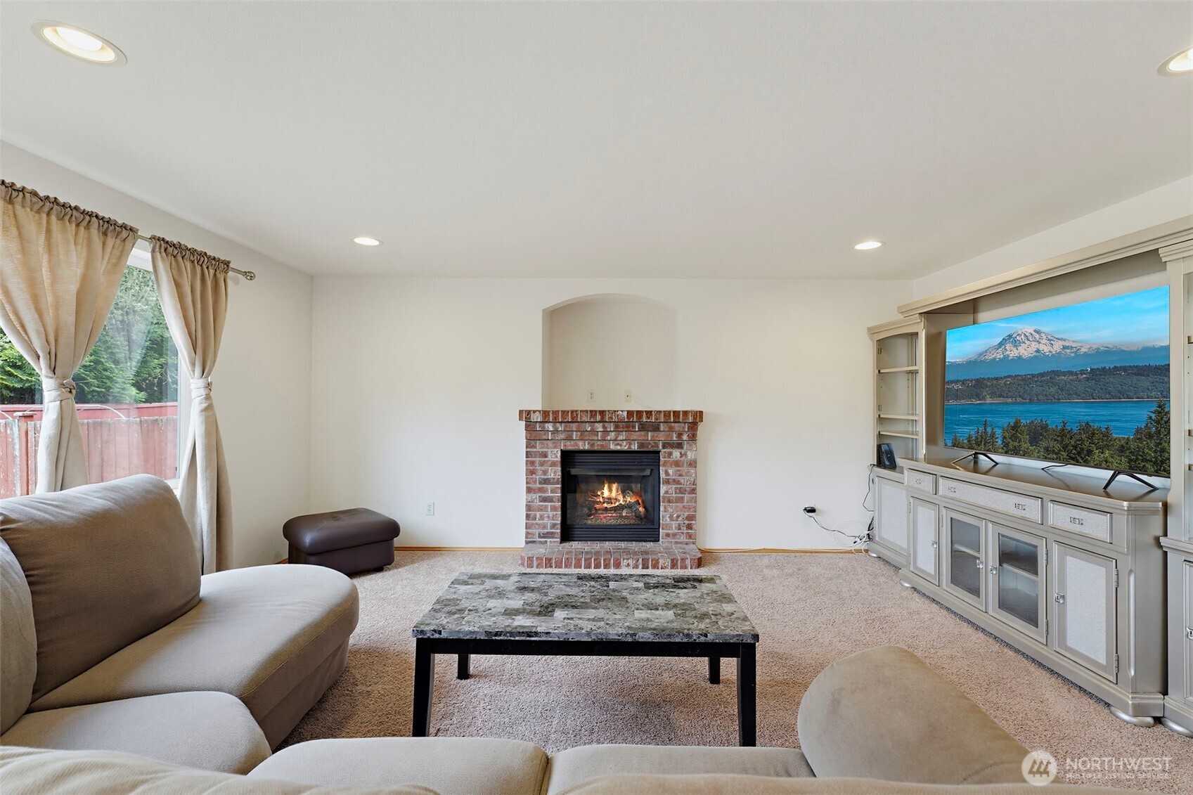 32133 37th Place Property Photo 10