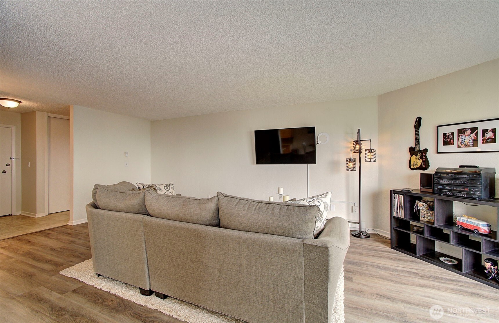 5565 E Evergreen Boulevard 3210 Property Photo 4