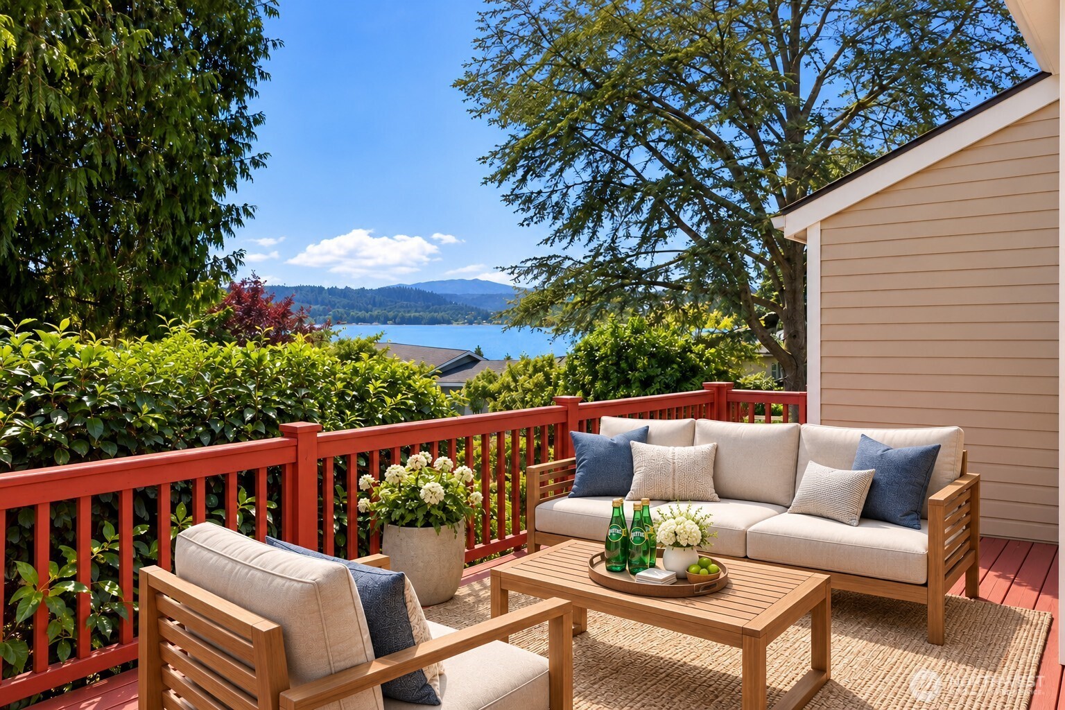 242 W Lake Sammamish Parkway Property Photo 2