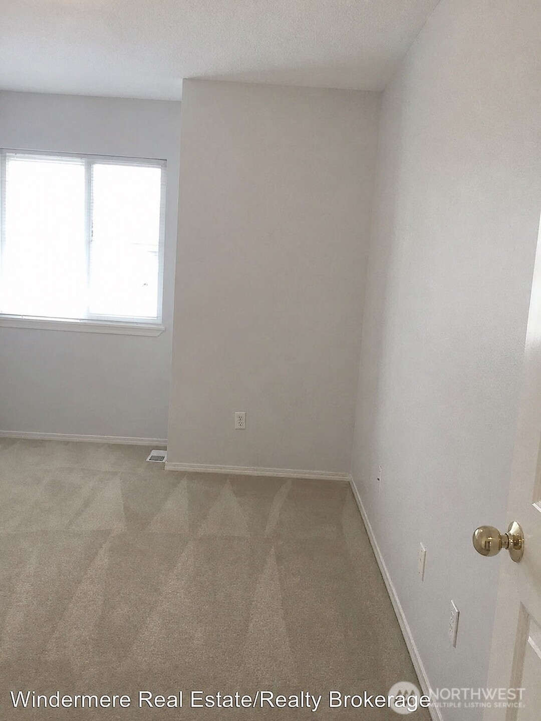 5009 Freeport Lane Lane A Property Photo 25