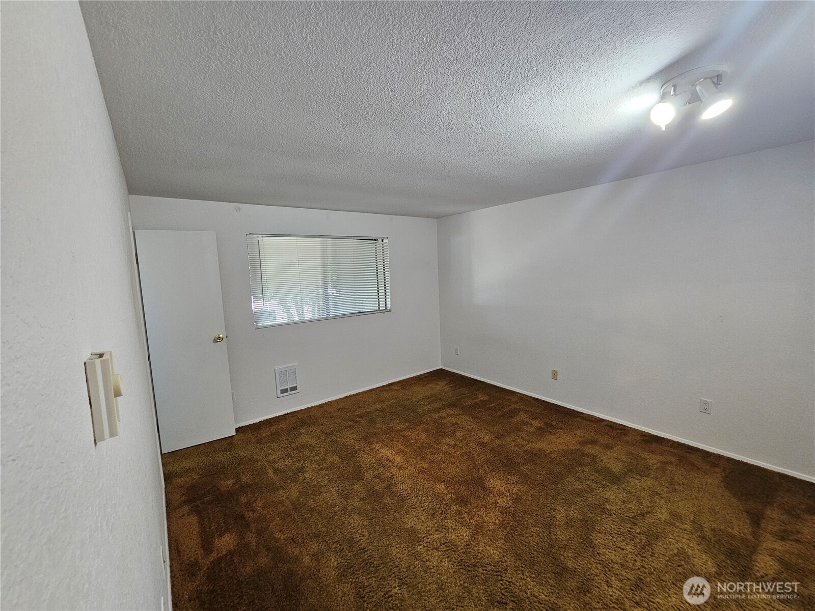 5025 81st Place 2 Property Photo 19