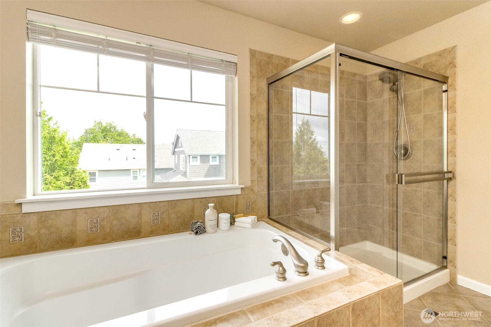 2972 Ne Marquette Way Property Photo 20