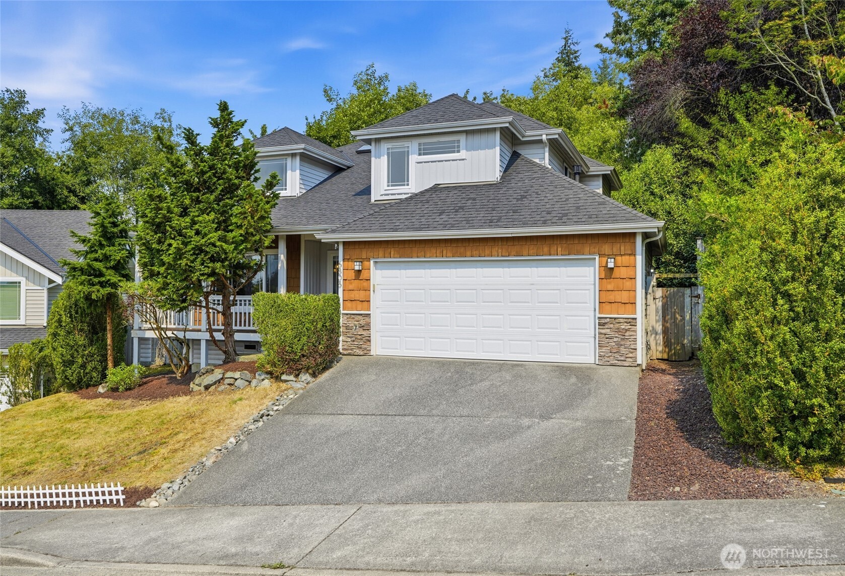 6805 59th Place Property Photo 2