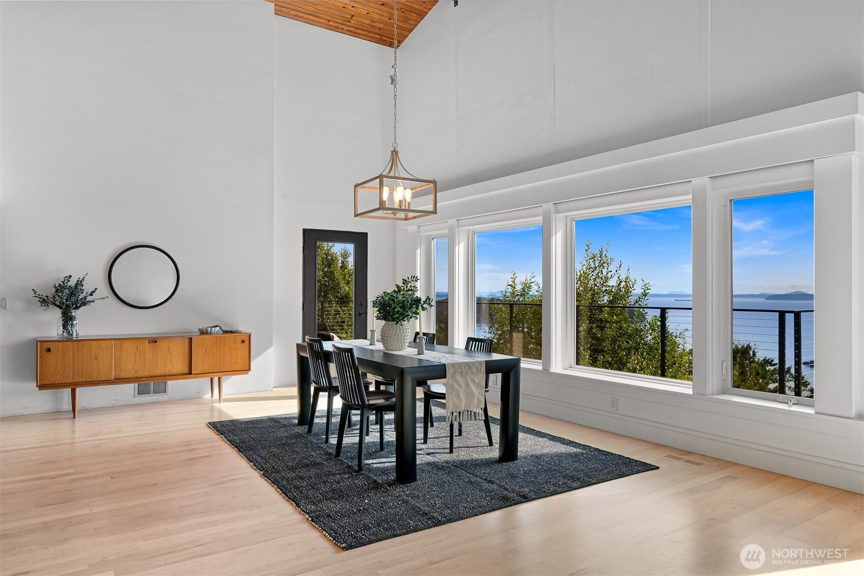 1399 Chuckanut Crest Drive Property Photo 7