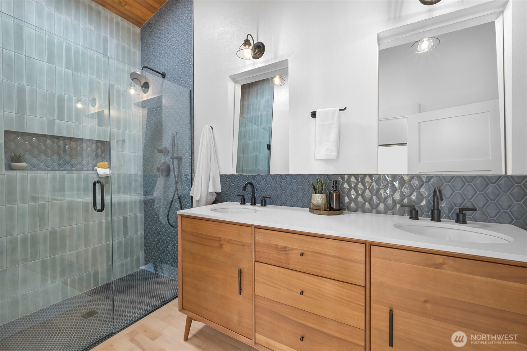 1399 Chuckanut Crest Drive Property Photo 15