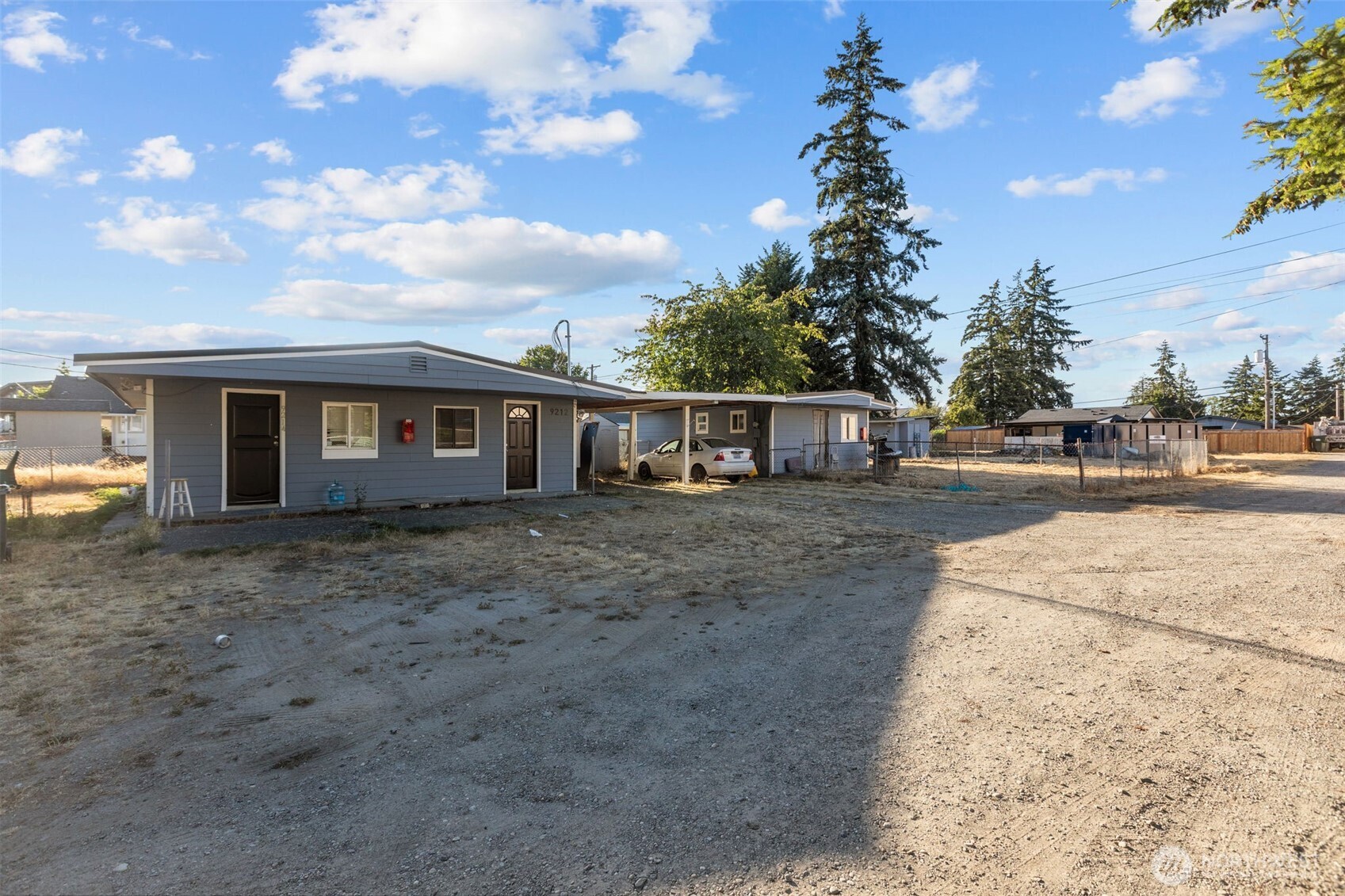 9212 33rd Avenue Ct Property Photo 3