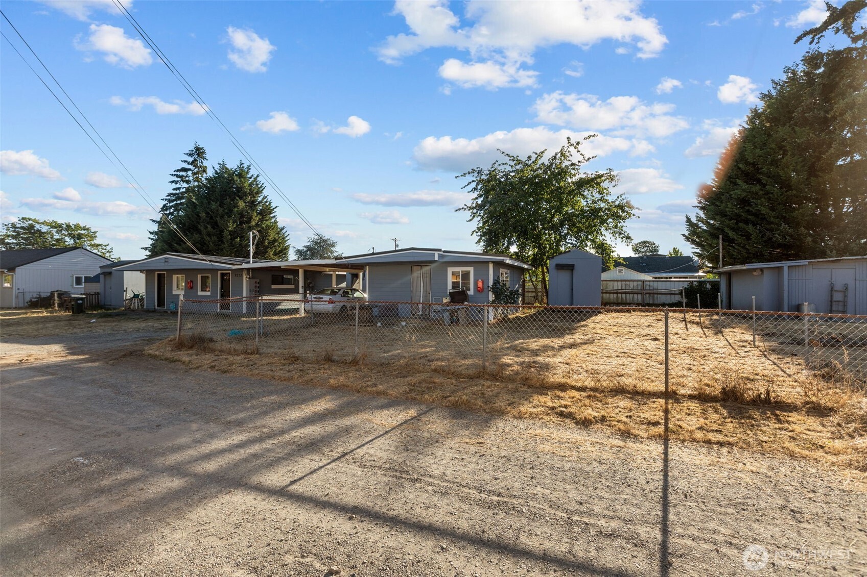 9212 33rd Avenue Ct Property Photo 4