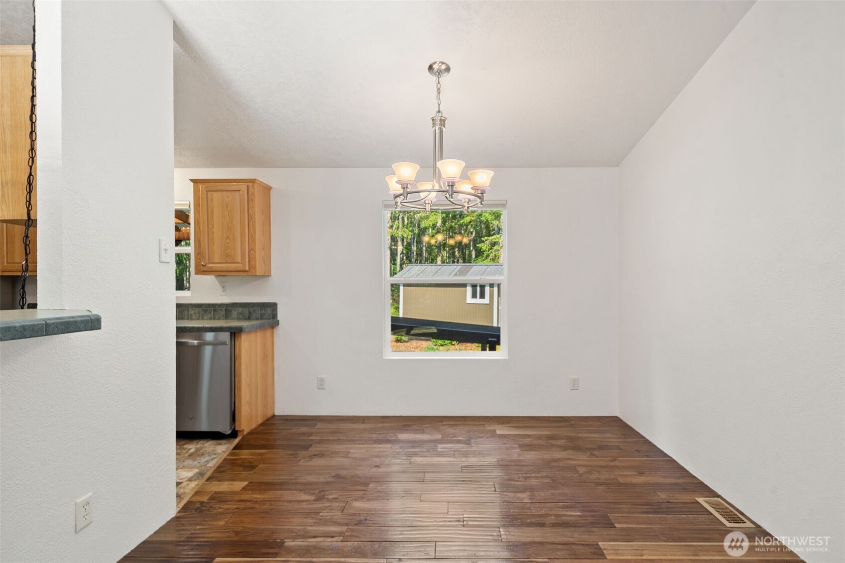 361 N Rainbow Way Property Photo 9
