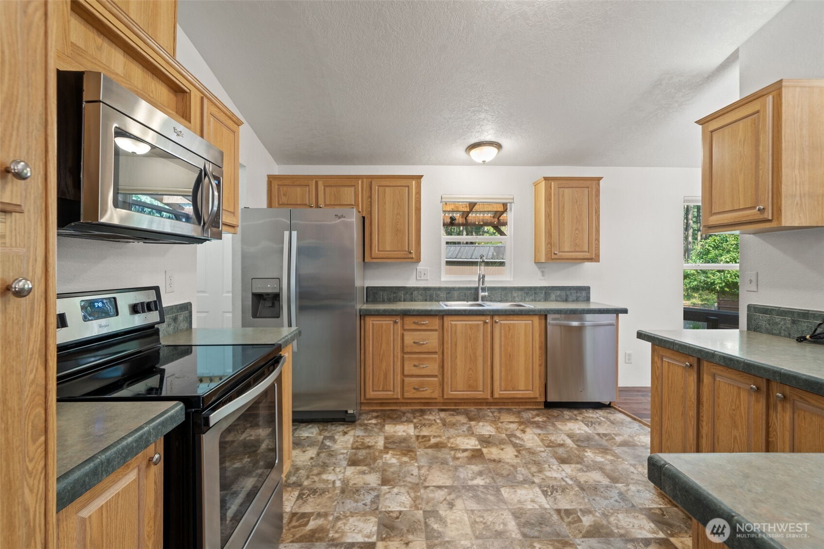 361 N Rainbow Way Property Photo 11