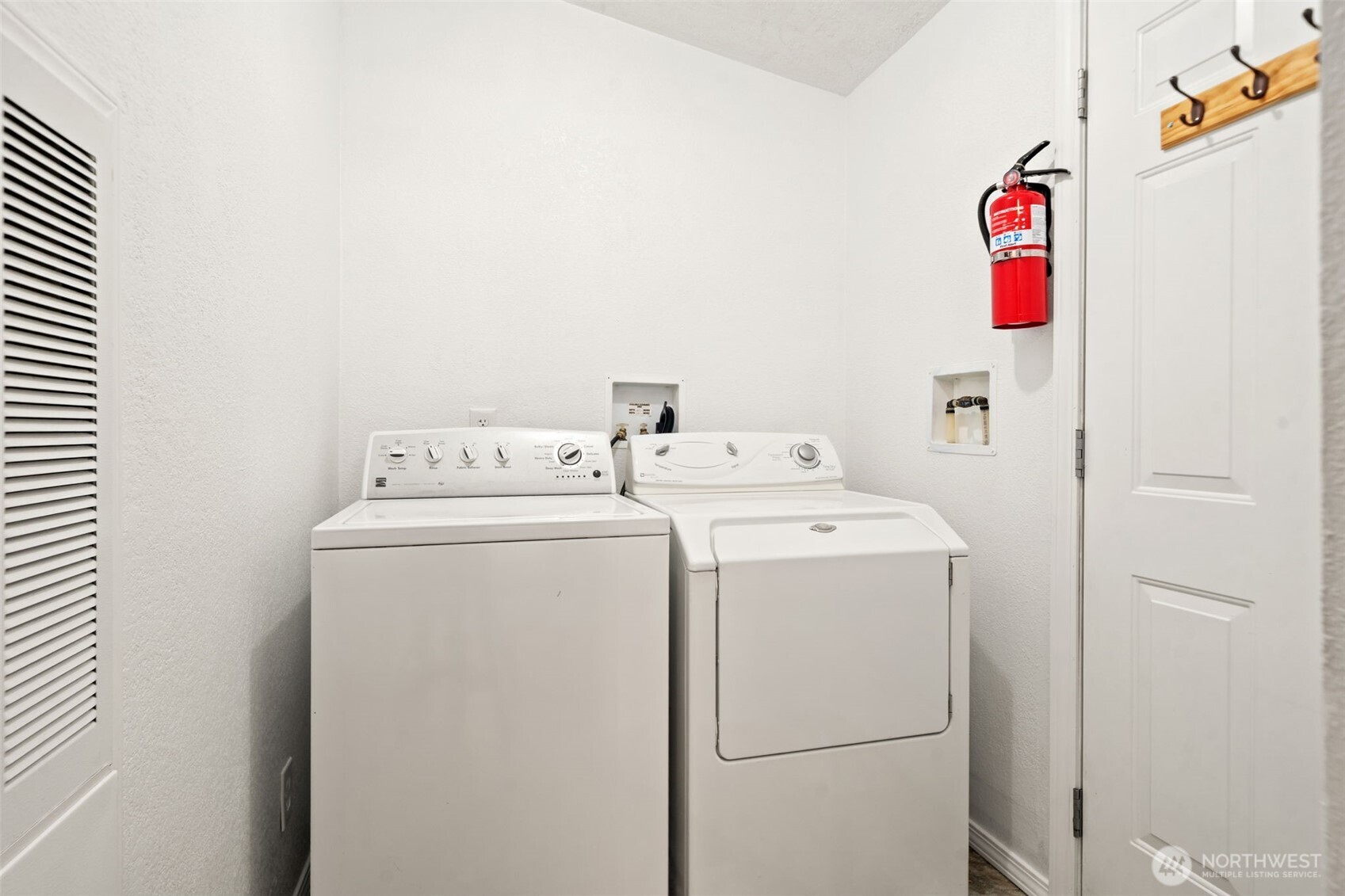 361 N Rainbow Way Property Photo 26