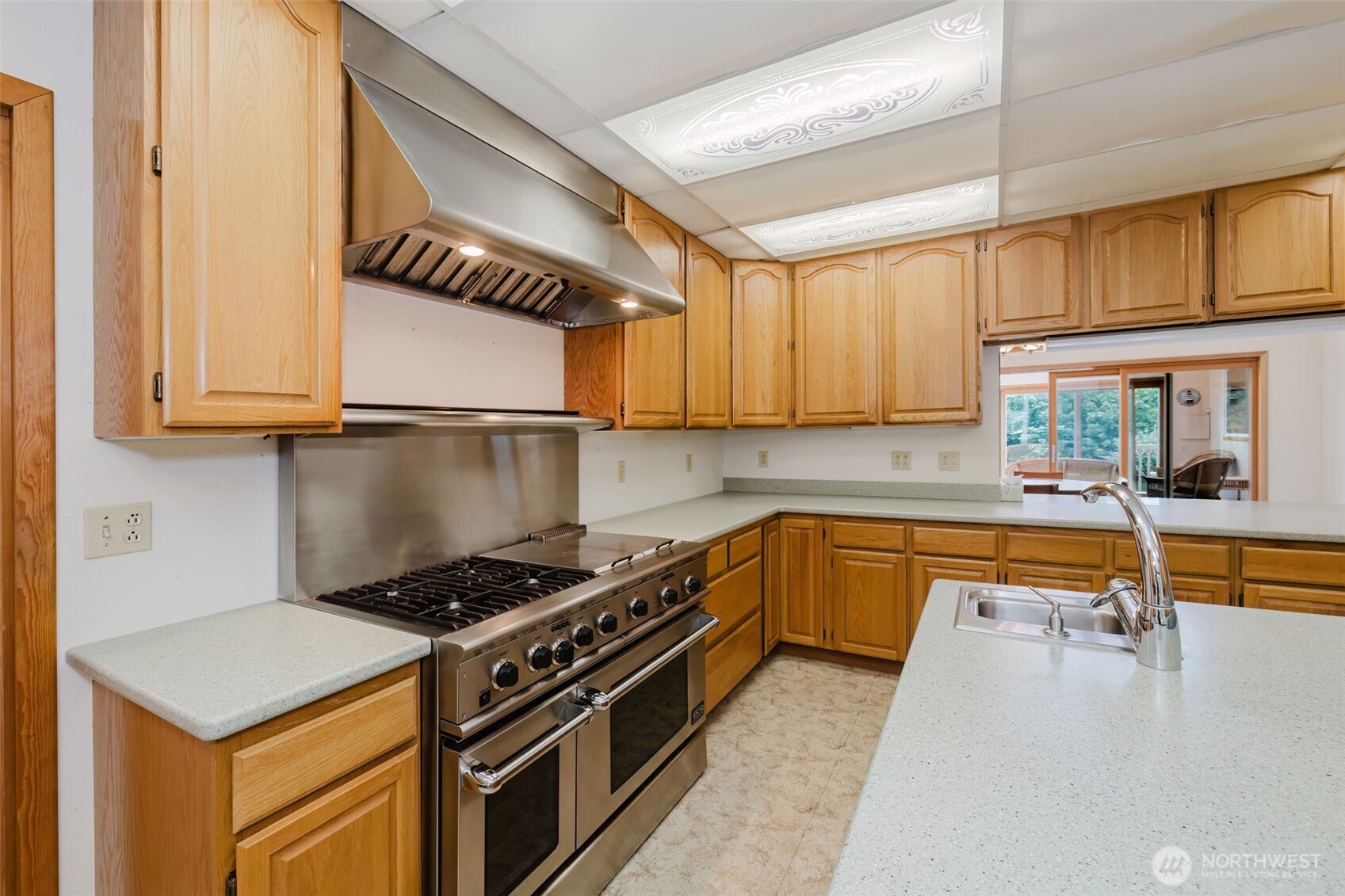 1225 Ne Hoffs Drive Property Photo 16