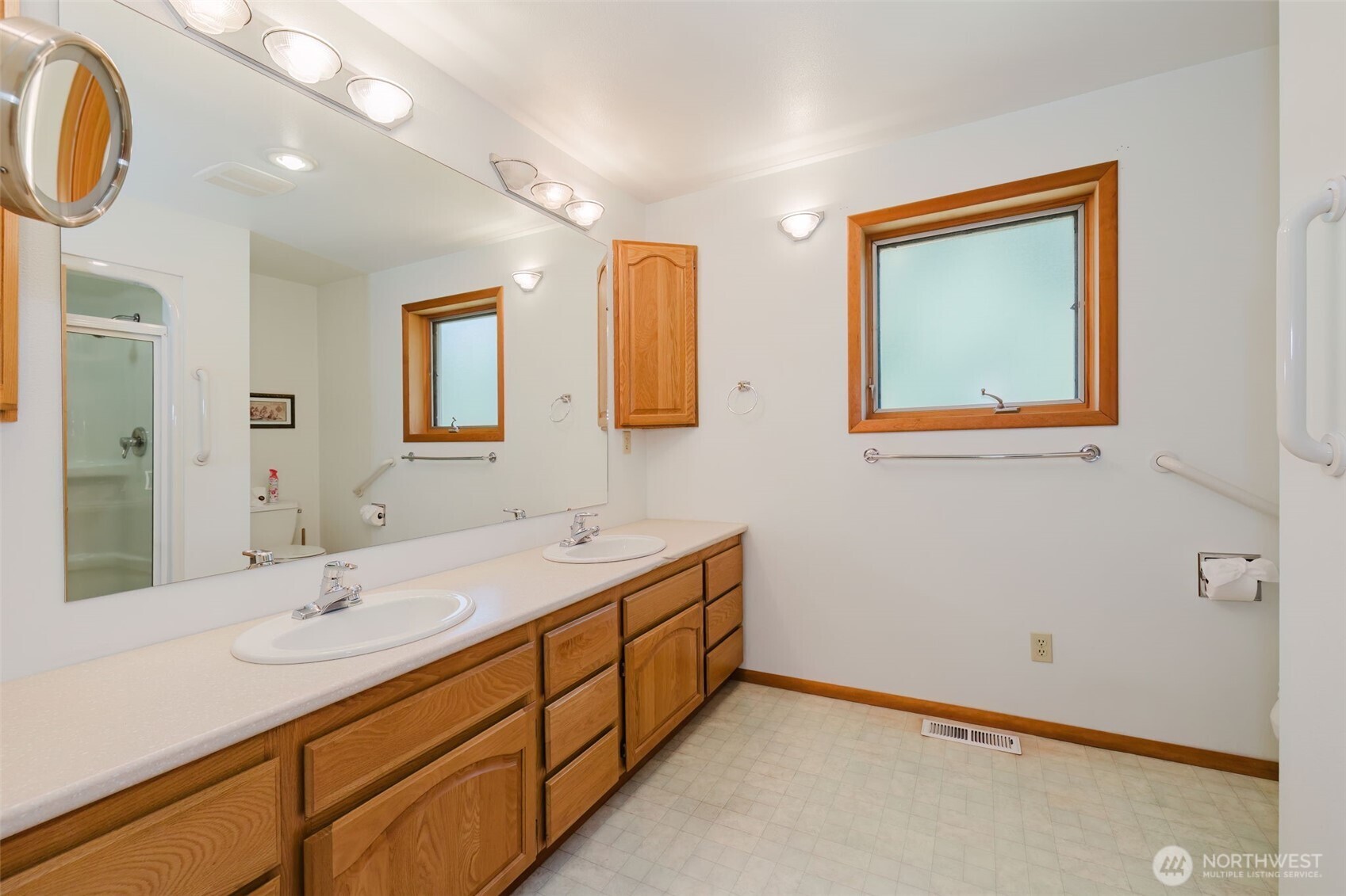 1225 Ne Hoffs Drive Property Photo 28