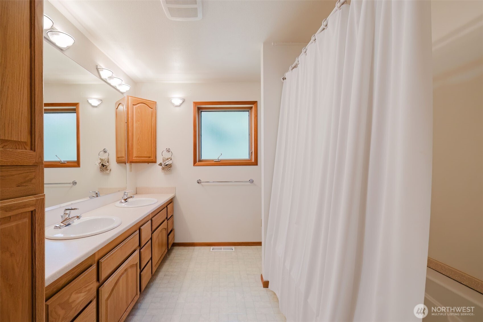 1225 Ne Hoffs Drive Property Photo 34