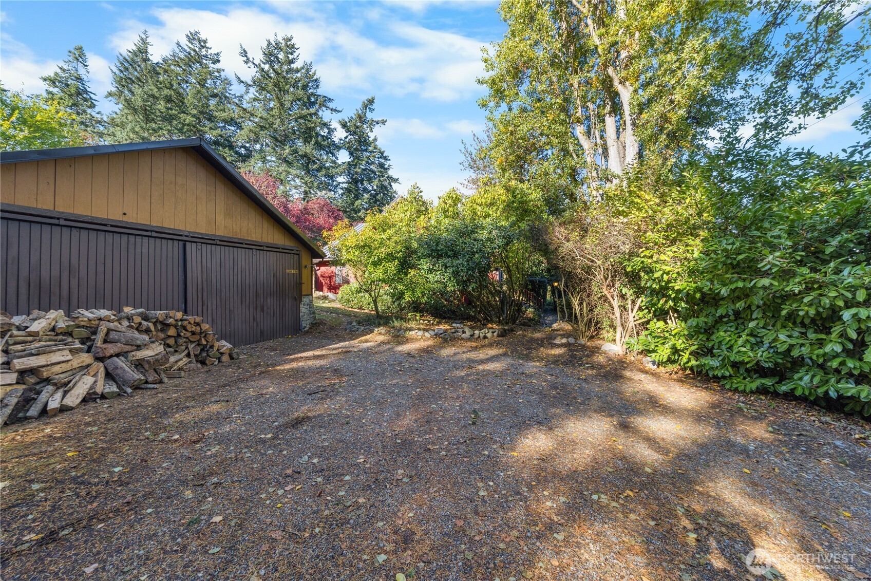 27193 State Route 20 Property Photo 4