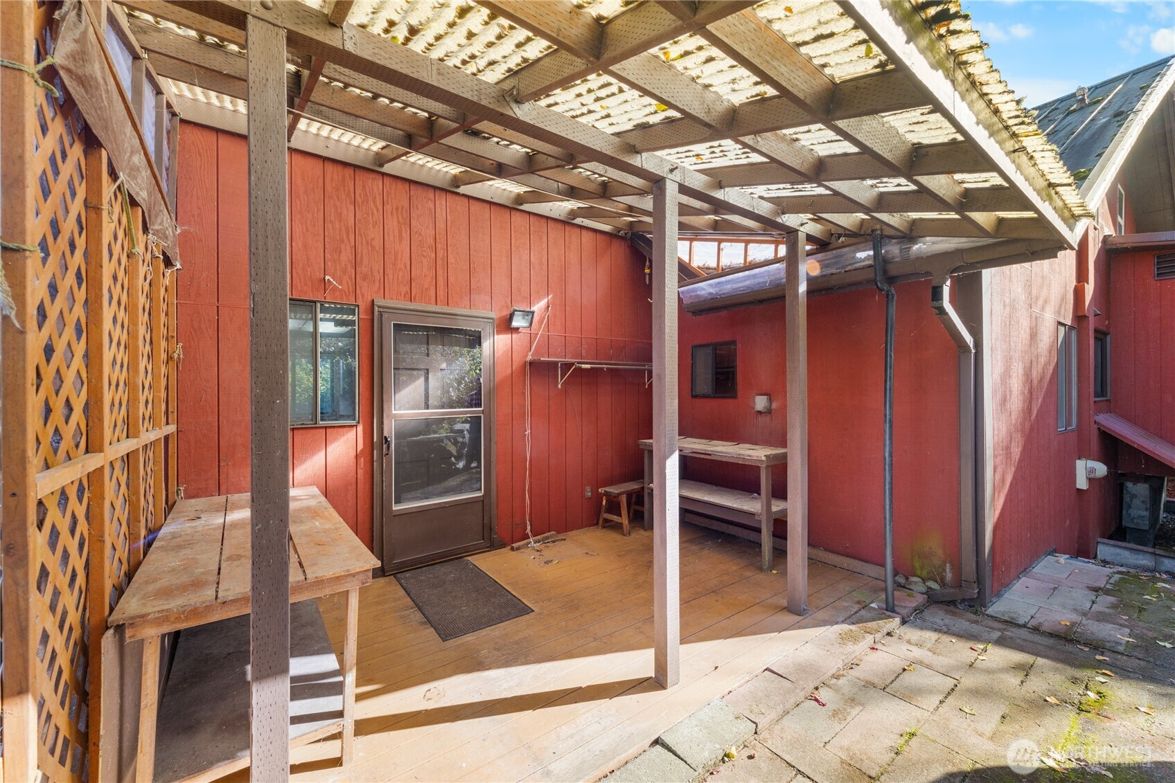27193 State Route 20 Property Photo 25